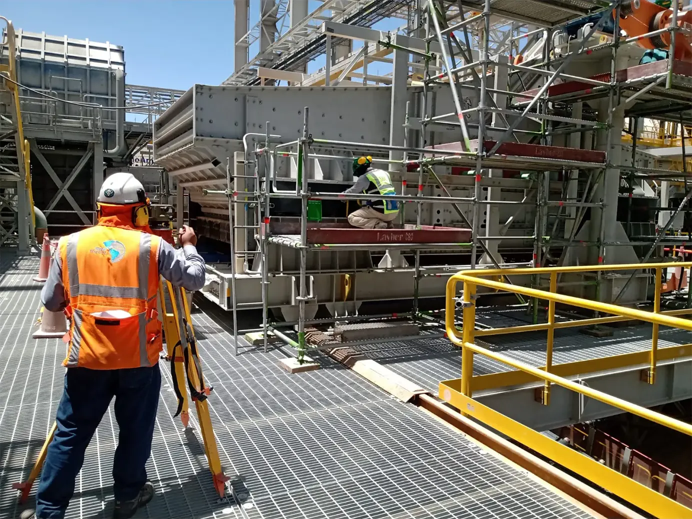 Escáner láser 3D verificando una estructura